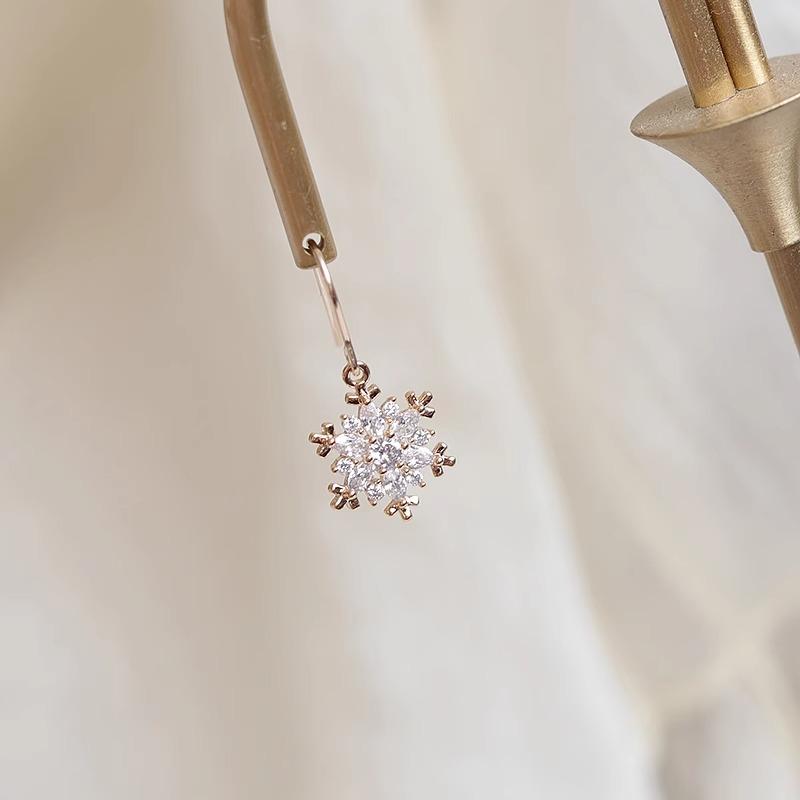 Rose Gold Snowflake Full Drill Zirconia Earrings Exquisite Niche Hundreds of Senior Sense of Autumn and Winter Light Luxury Models Earrings Female