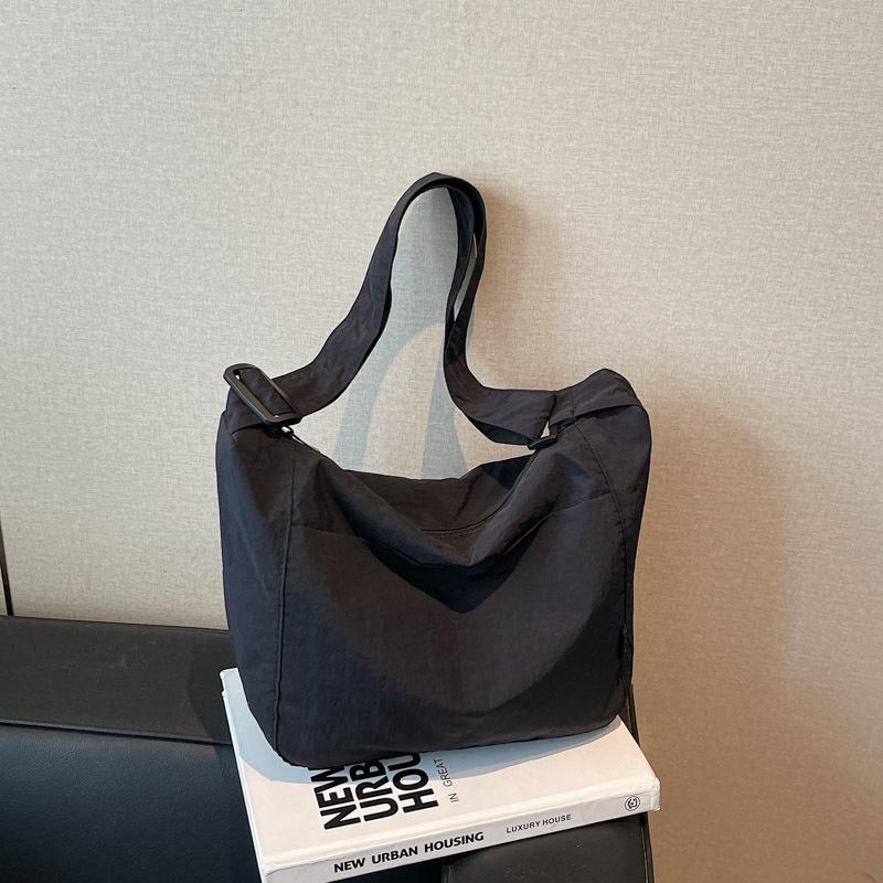 

Вместительная сумка-тоут для поездок на работу, новая универсальная парусиновая сумка весна-лето, женская сумка-мессенджер для студенток, тренд чёрный