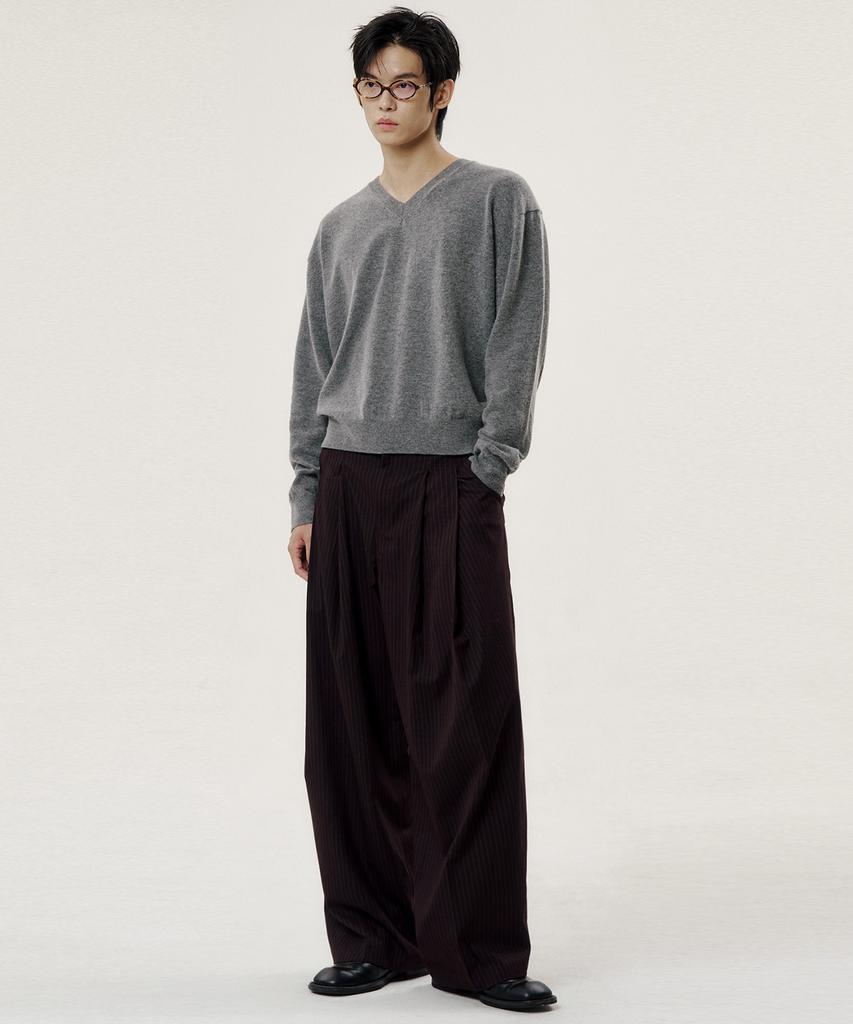 NOISE Cashmere Merino Wool V-Neck Knit - Charcoal