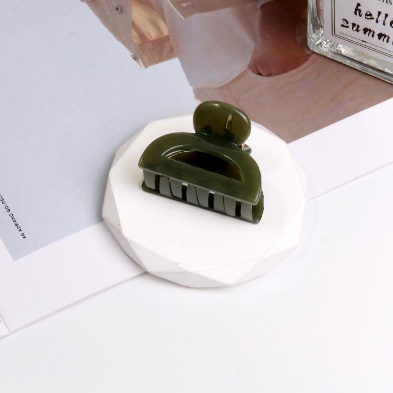 Korean style simple and cute hollow hair clip with broken hair on the side