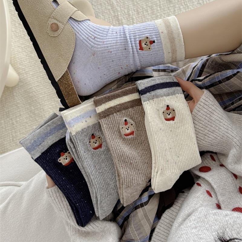 Jolis foulards d'automne brodés, chaussettes pour filles petit ours, chaussettes mi-mollet pour femmes micro-pressées en fil à pois, chaussettes bouclettes cartoon à blocs de couleurs