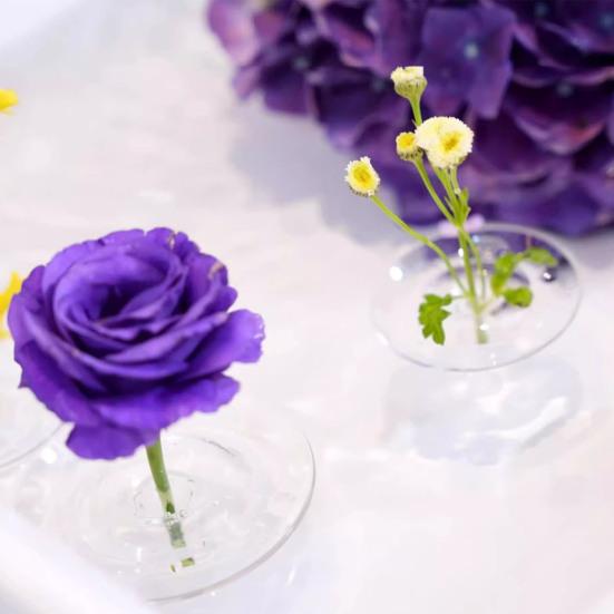Floating Flower Stem Holder Clear Floating Floral Arrangement Holder Dynamic Rotation