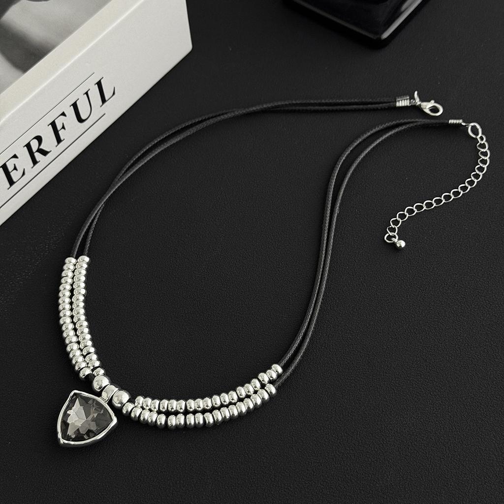 Hip-Hop Geometric Acrylic Black Diamond Pendant Necklace, Fashionable Beaded Wax Thread Collarbone Necklace