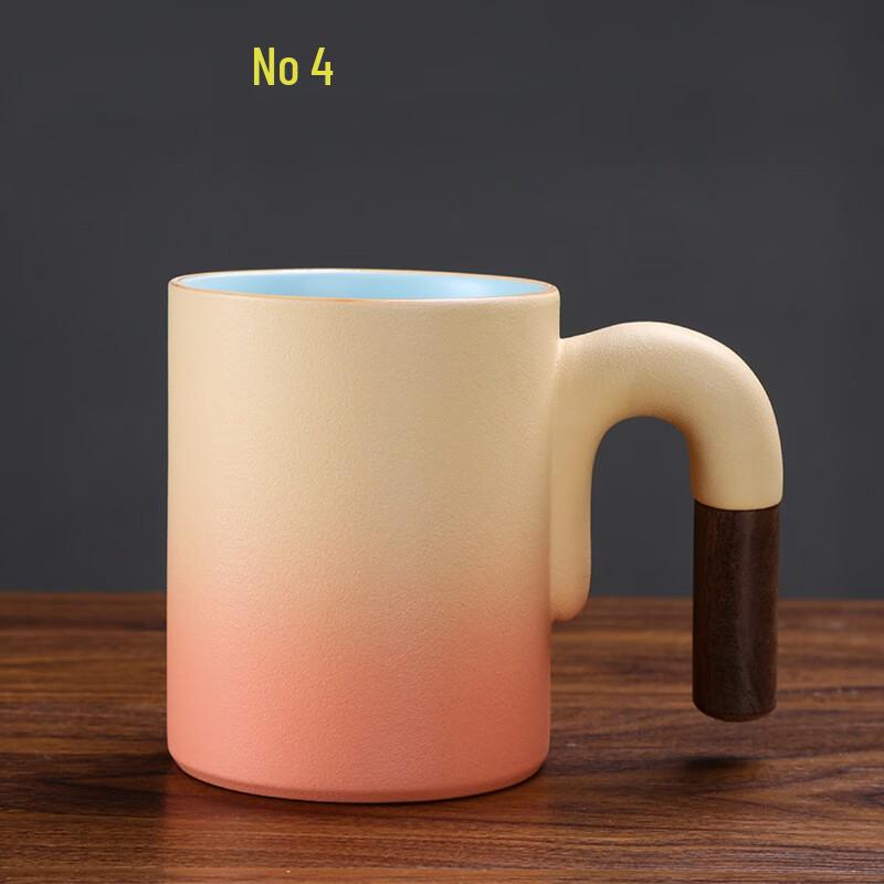 Fēnggētú 450ml Gradient Ceramic Coffee Mug with Wooden Handle