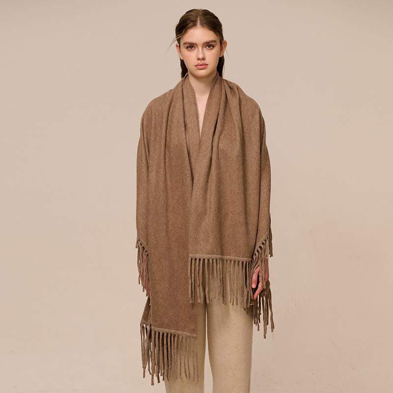 

Autumn and winter new retro cashmere scarf fashion commuter style cashmere knitted fringed shawl scarf Above 175cm чорний