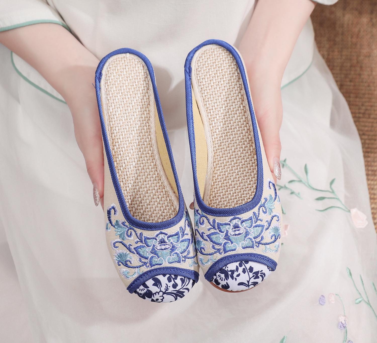 

Жіночі етнічні синьо-білі тканинні капці з вишивкою з порцеляни з круглим носком та плоским дном з м якої коров ячої шкіри 35