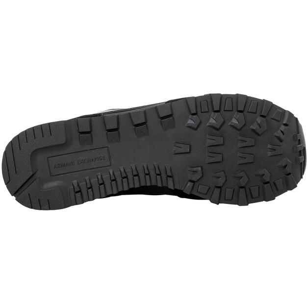 An Armani Exchange Half-Boots XUX083