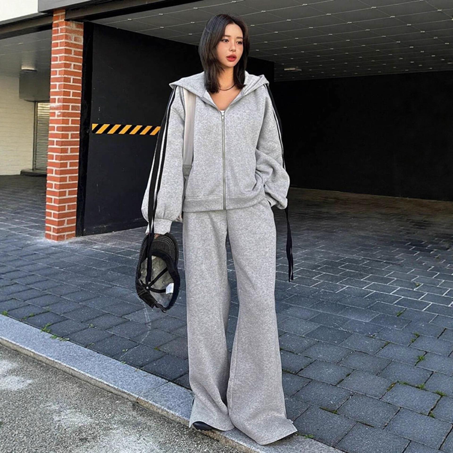 

A New Autumn Collection of Sporty, Fashionable and Casual College-style Hoodie Jackets for Women XL сірий колір