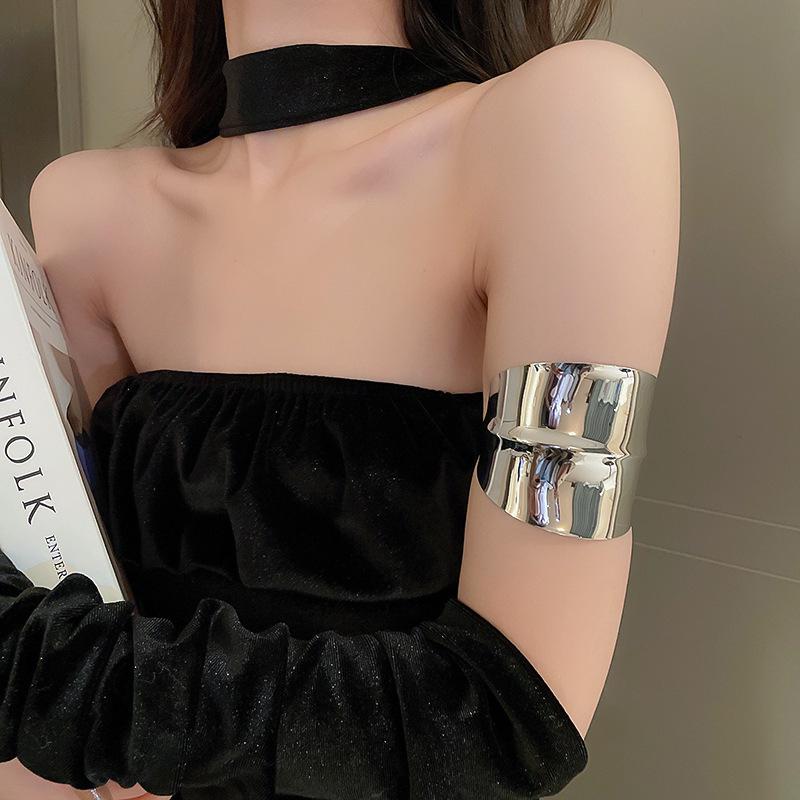 Euro-American Metal Open Armlet Bangle: Trendy Dual-Use Bracelet with Influencer Style