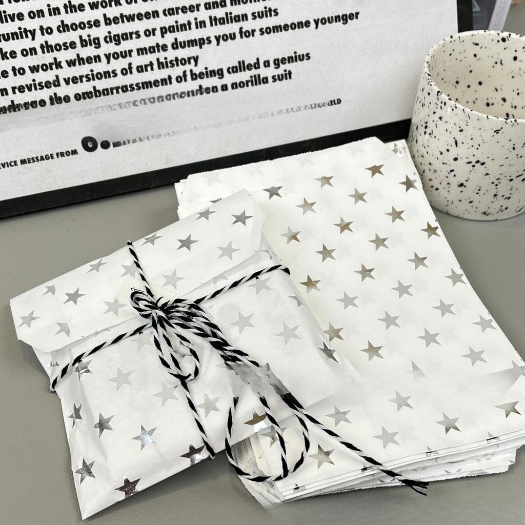 20Pcs 13*18cm Shiny Ins Silver Star Card Paper Bag Kpop Star Photo Card Selling Card DIY Girl Gift Packing Paper Pocket
