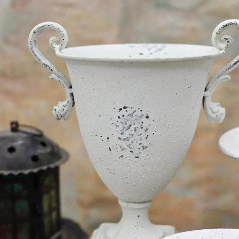 Weiße Retro Klassische Eisenkunst Vase Garten Schreibtisch Simulierte Blumentopf Für Blumenarrangement Hochzeit Feiertag Party Dekorieren