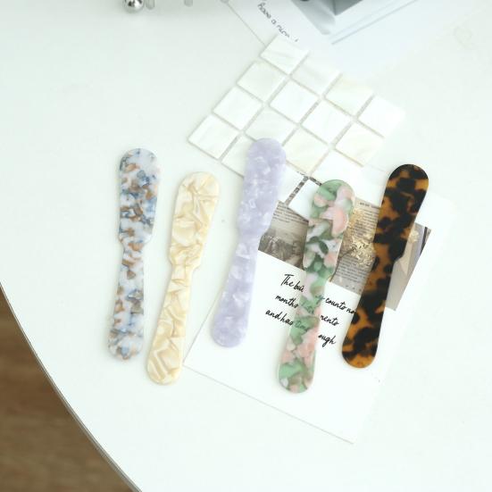 Dessert Spoon Retro Style Smooth Edge Unique Pattern Food Grade Ergonomic Handle Decorative Acrylic Cake Ice Cream