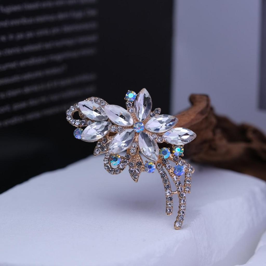 High-End Light Luxury Women's Brooch with Colorful Diamonds - Dual-Use Scarf Buckle and Coat Pin Accessory