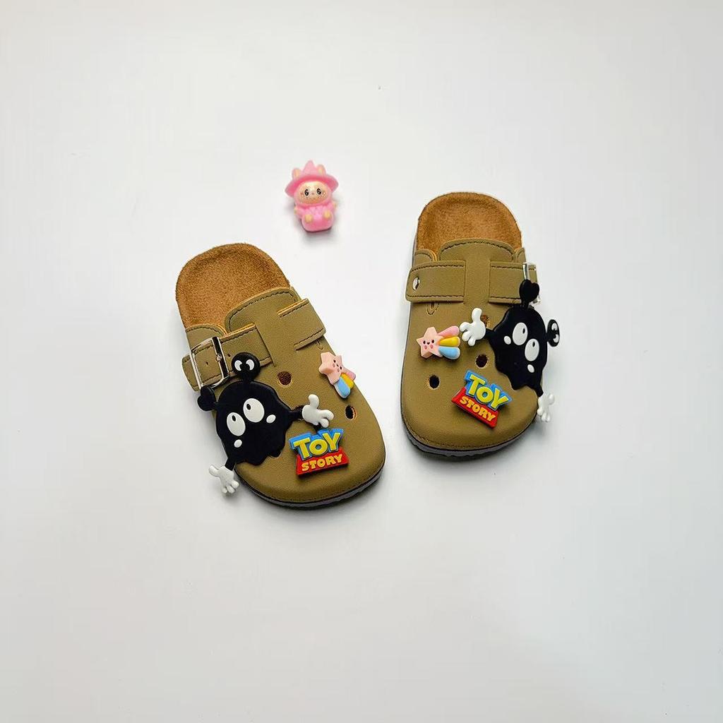 Children's Cartoon Birkenstock Slippers: Cute Closed-Toe Spring Outdoor Shoes for Boys & Girls with Thick Soles.