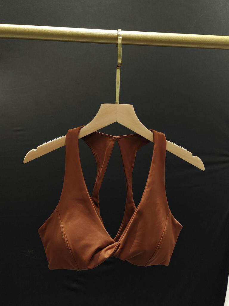 European & American Style Women's Yoga Suit: Stylish Pilates Sports Top with Beautiful Back Design