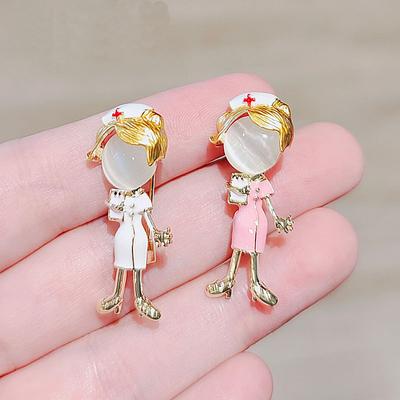 Cute Doctor Nurse Girl Brooch Accessories Student Pin Collar Buckle Brooches Woman Party Creative Accessories