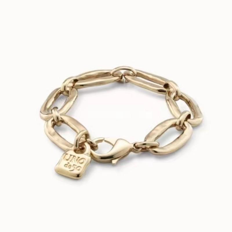 

Браслет-цепочка с овальным замком и толстой цепочкой для женщин