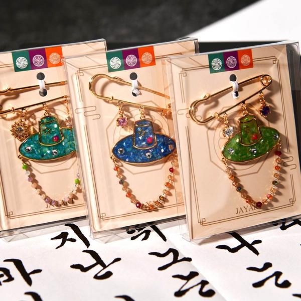 Gat Brooch – MU:DS 2024 Selected Design
