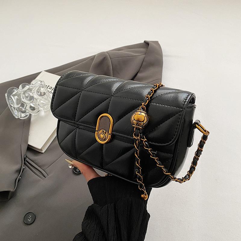 High-value Foreign-style Small Bag Women's 2025 New Trendy Texture Diamond Fashion Small Square Bag Chain Messenger Bag