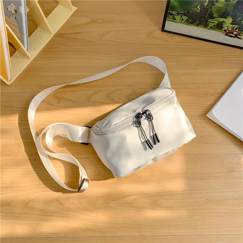 

Casual sports bag women s small square bag Oxford cloth crossbody bag women s 2025 new lightweight small satchel mobile phone bag