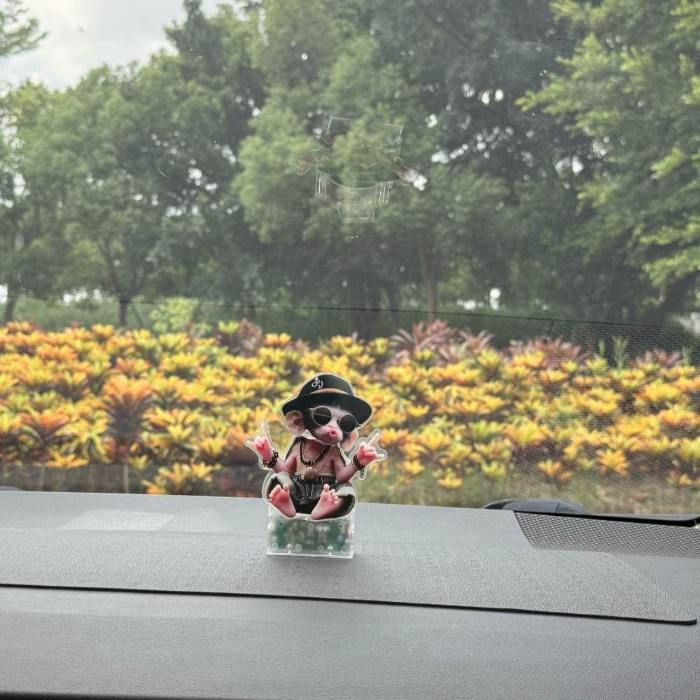 Solar and Battery Dual-purpose Cute and Cool Shaking Head Ornament Toy,suitable for Car Dashboard Decoration,office,home Decoration,decompression Toys