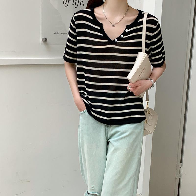 

Plus Size Striped V-Neck Knit Top - Women s Summer Short Sleeve T-Shirt XL (Recommended for 100-130 jin)