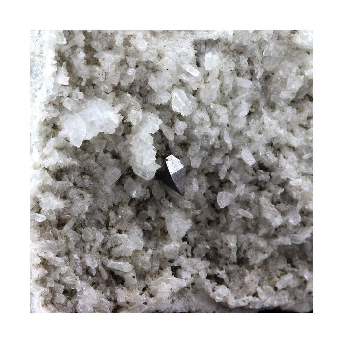 Pierres et Minéraux. Anatase. 942.5 ct. Plan du Lac, Oisans, Savoie, France.