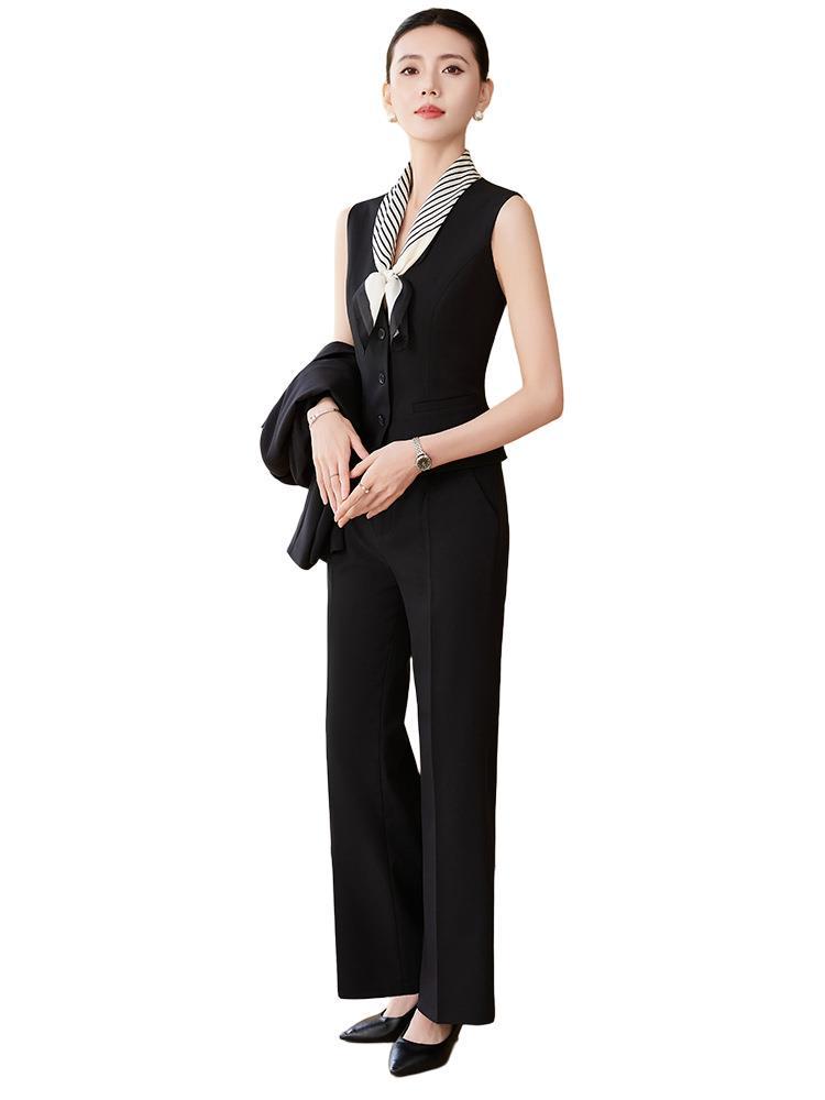 Wysokiej klasy jesienno-zimowy profesjonalny garnitur smart dla kobiet na podróże służbowe i wydarzenia formalne
