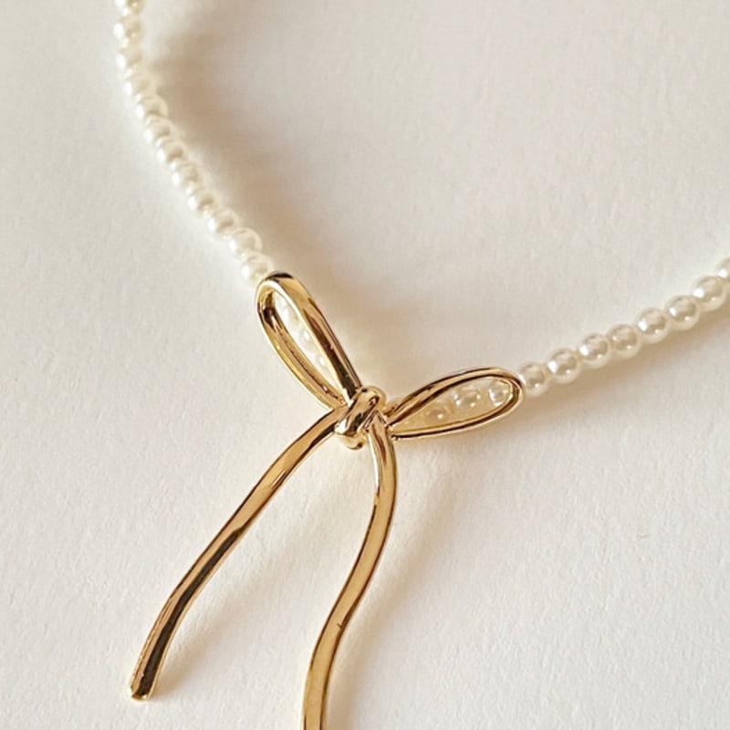 ELYONA Bow Pearl Necklace