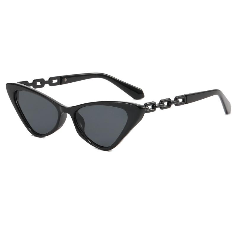 Cat Eye Sunglasses with Chain Link Temples Lightweight Frame Durable Construction UV Protection Lenses Stylish Design for Daily Use