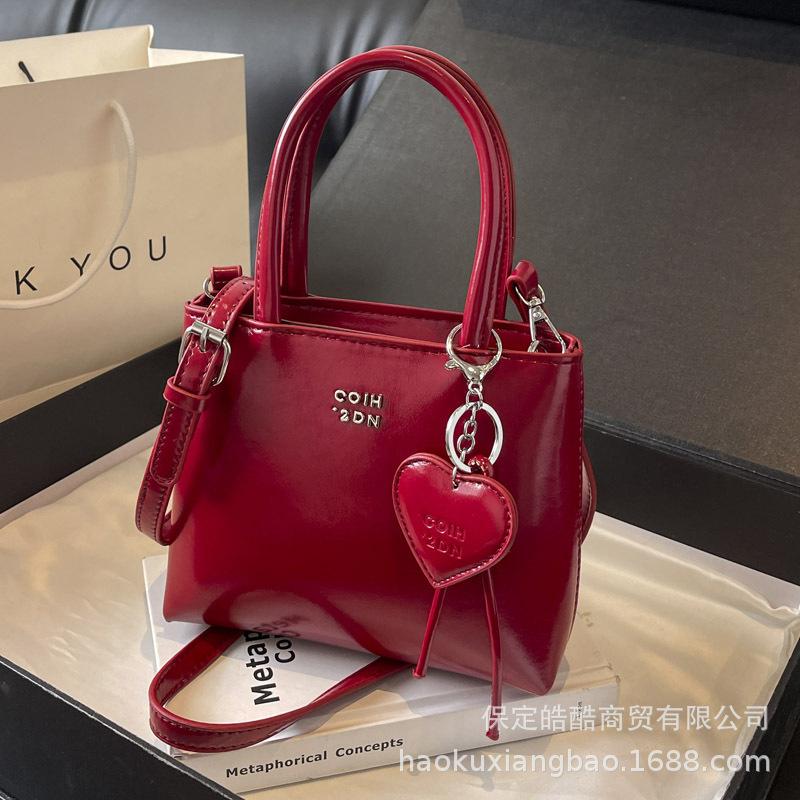 Niche design popular bag women's 2025 new summer handbag popular fashion shoulder messenger commuter bag