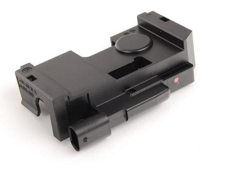 

Датчик переключателя замка капота Mercedes-Benz C/E-класса 2048703158/2048704458.