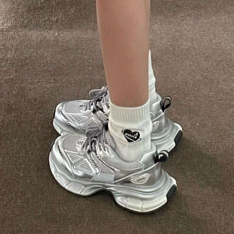 Popular dad shoes women's 2025 new autumn models show small feet, thick soles increase height, silver casual mesh sneakers women