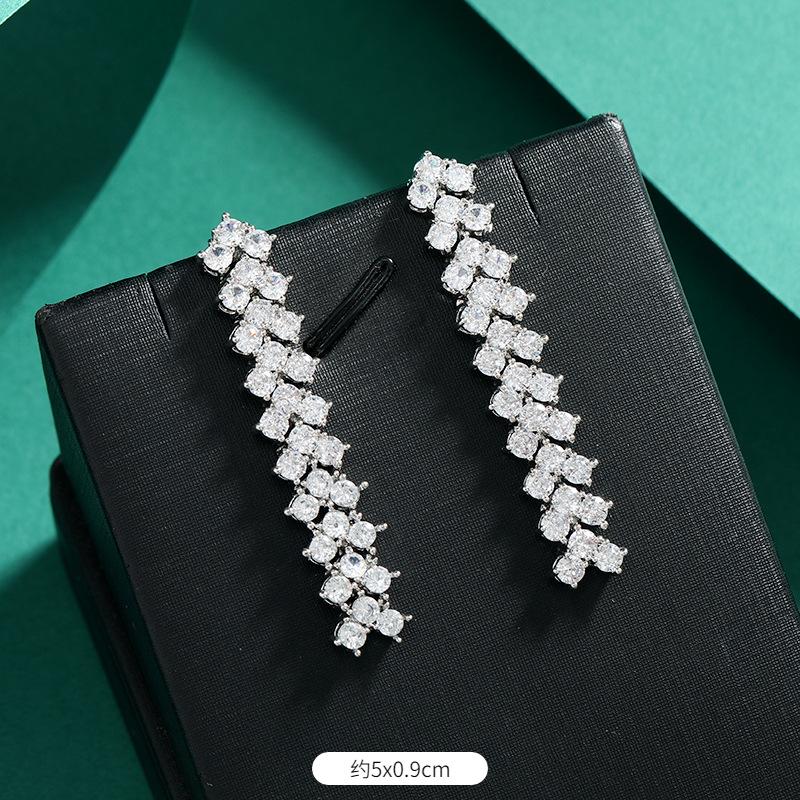 Niche Design High-end Zircon Stud Earrings Crystal Fringed Earrings High-end Temperament Exquisite Long Women's Earrings Earrings