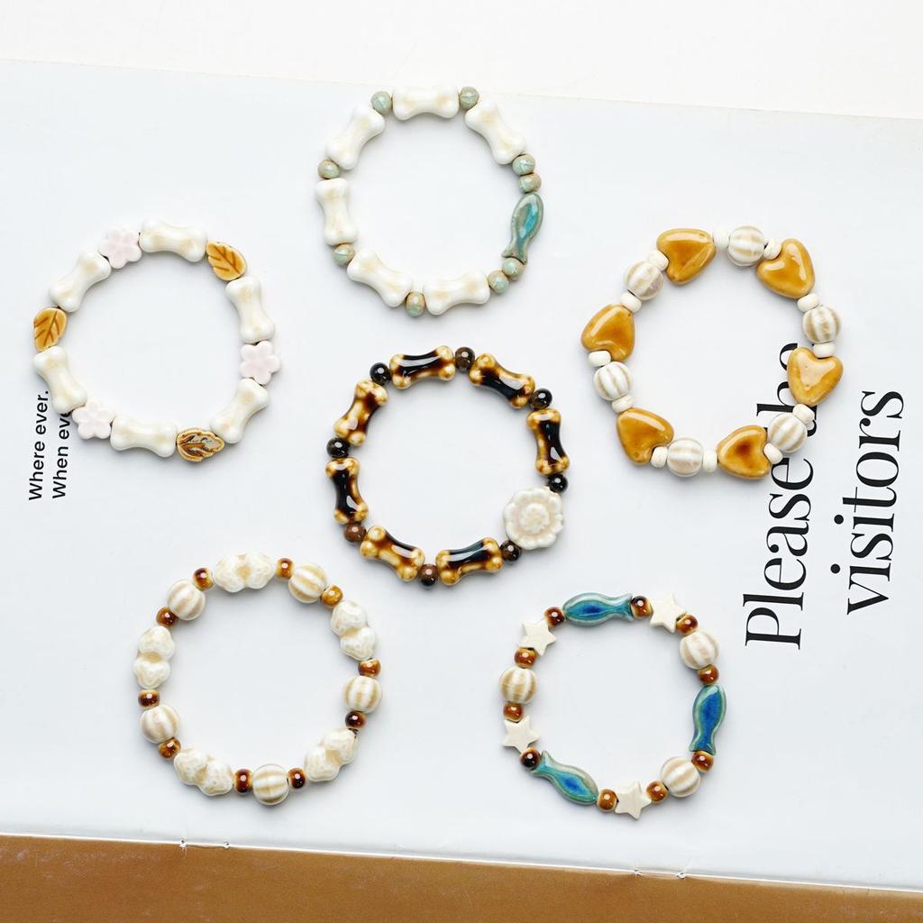 The new ceramic beaded bracelet is a small fresh live broadcast, and the manufacturer travels in summer.