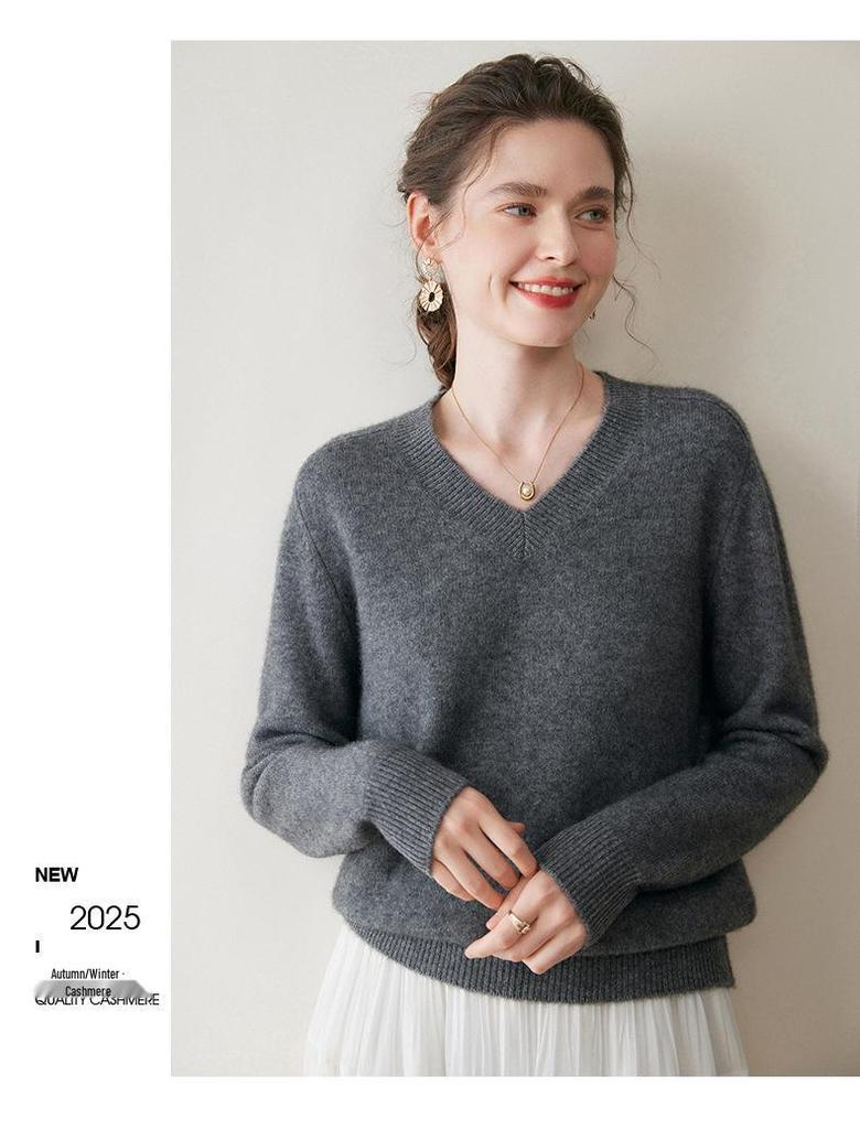 2025 Korean-Style Thick Cashmere V-Neck Loose Sweater - Women's Autumn/Winter Knit with Drop Shoulders and Long Sleeves.