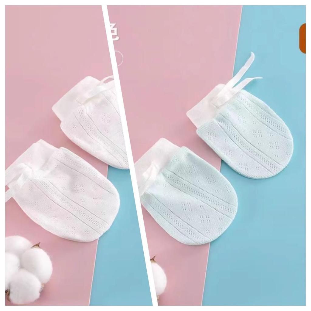 Newborn Anti-Scratch Mittens and Socks - Chewable Baby Gloves for Autumn and Winter