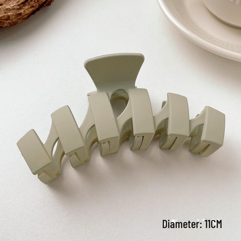 Versatile Milk Coffee Hair Clip: Large, Simple Shark Design for Women