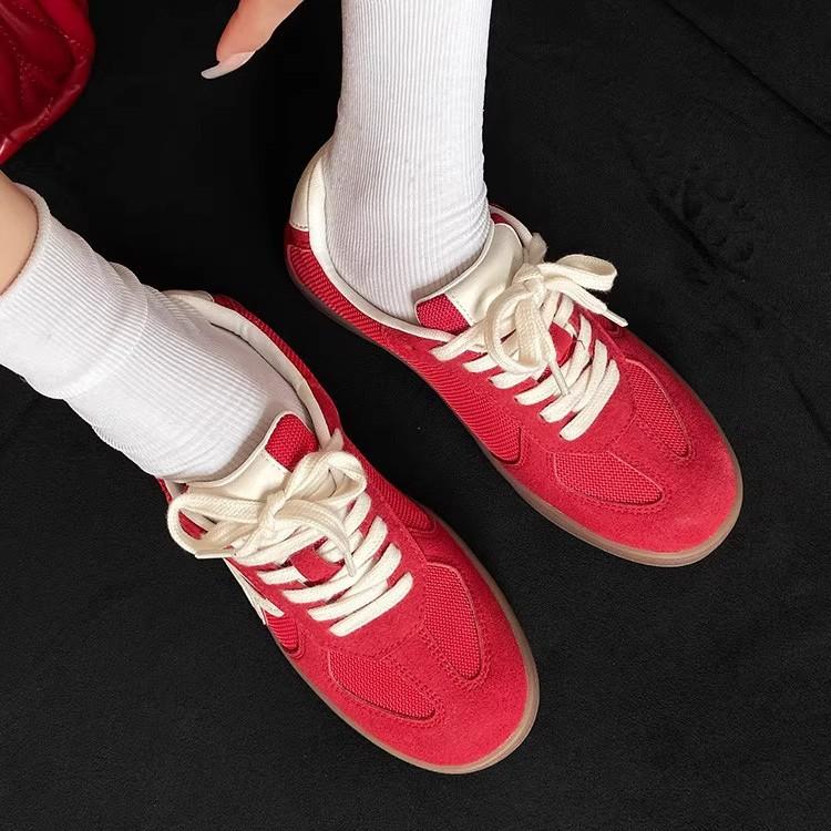 Koreanische Version von Mesh-Plateauschuhen, leichte kleine weiße Schuhe für Damen, Herbst 2025, neue Mode, vielseitige Sport-Freizeit-Moral-Trainingsschuhe