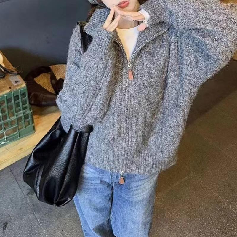Stand-up collar zipper sweater cardigan women's autumn and winter new loose soft waxy twist Maillard short knitted jacket