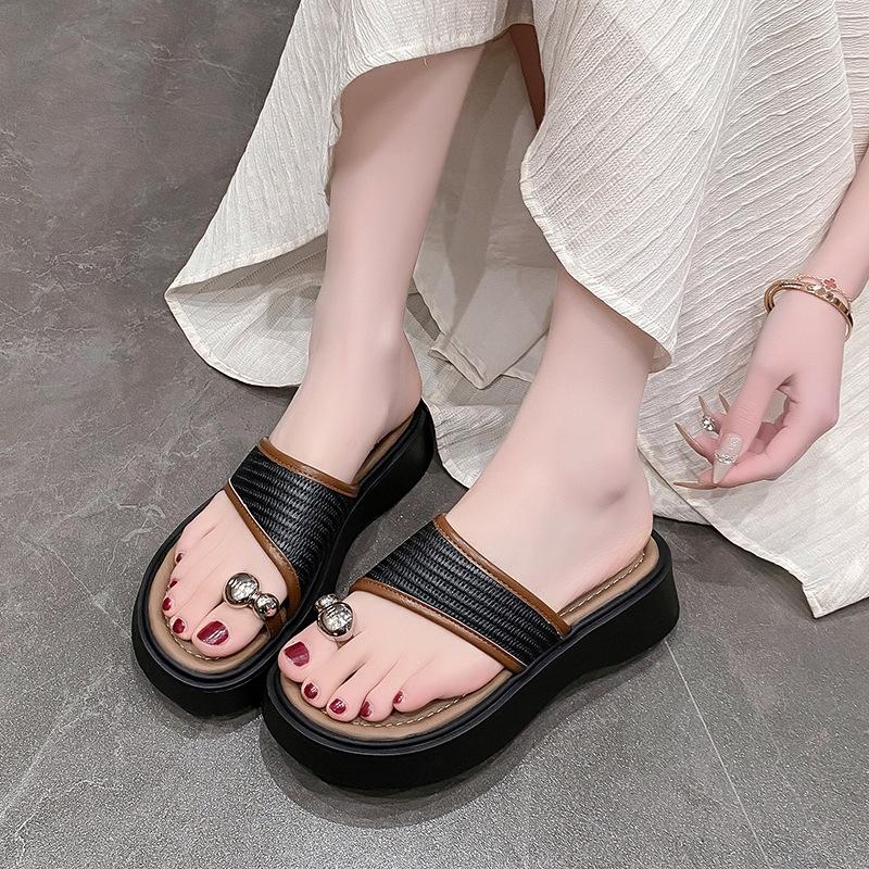 Set of toe slippers women's fashion open-toe sandals outer wear fashion 2025 summer new casual one-word thick-bottomed cool slippers