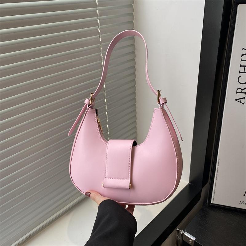 

2025 New Women s Shoulder Bag Small Backpack Premium Versatile Lightweight Underarm Bag Fashion Commuter Shoulder Bag розовый