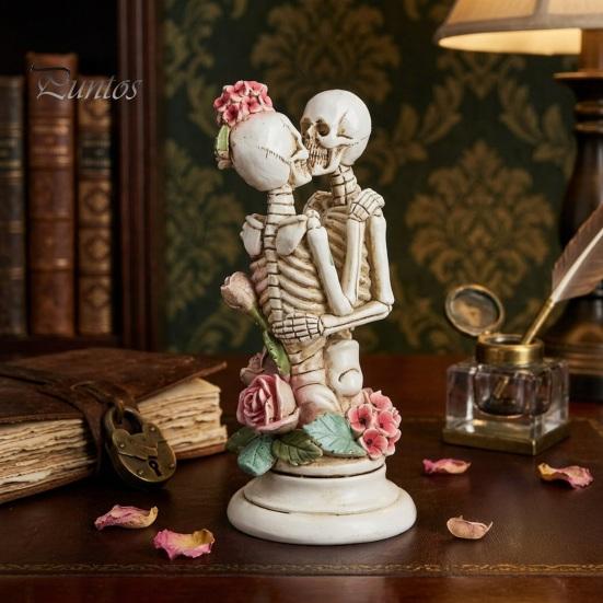 Halloween Table Ornaments Resin Hugging Skeleton Couple Figurine with Roses, Gothic Eternal Love Skull Art Sculpture Statue, Day of The Dead Romantic
