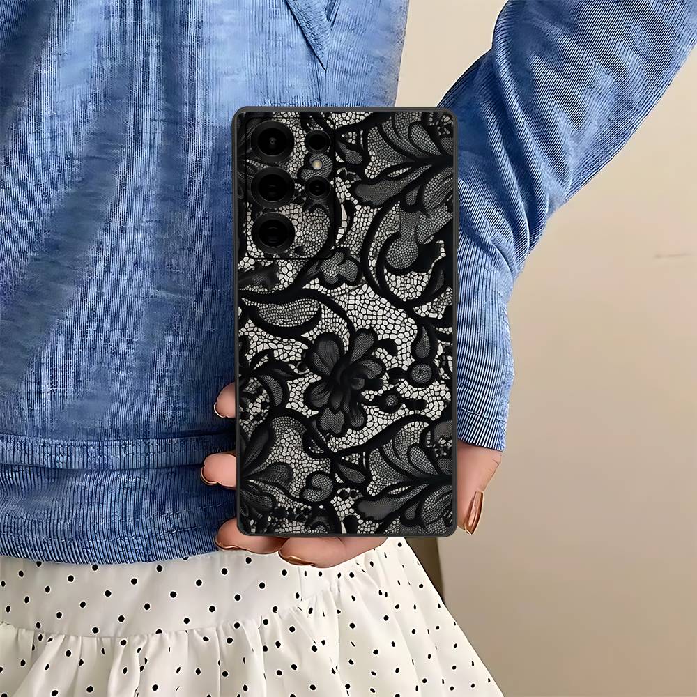 

Black Lace Pattern Phone Case For Samsung S 24 Fe 25 Ultra Plus 20 Lite 21 30 22 23 24 22 Ultra 5G Fundas Samsung S24