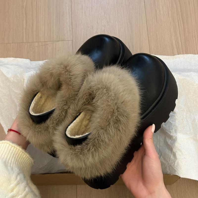 Thick-soled heightening, velvet and warm leather Birkenstocks, two wear fluffy cotton shoes, and winter snow boots.