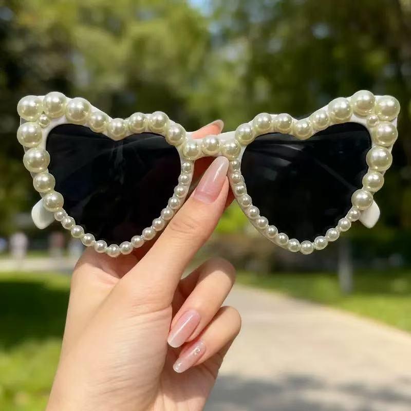 2025 Retro Heart-Shaped Pearl Cross Sunglasses for Men & Women - Stylish Party & Street Style