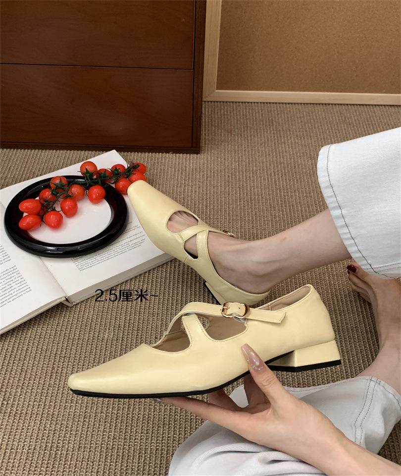 

White gentle small square head wedge single shoes women s new French cross leather shallow mouth Mary Jane shoes 39 жовтий