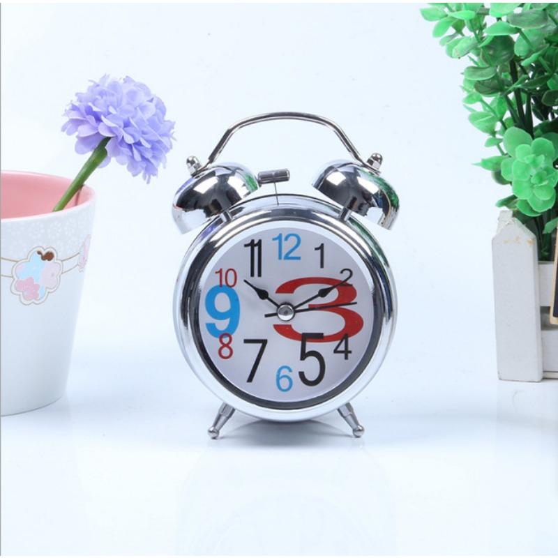 

Европейский 3-дюймовый металлический гальванизированный серебряный будильник ночник креативный звонок детский студенческий настольный будильник