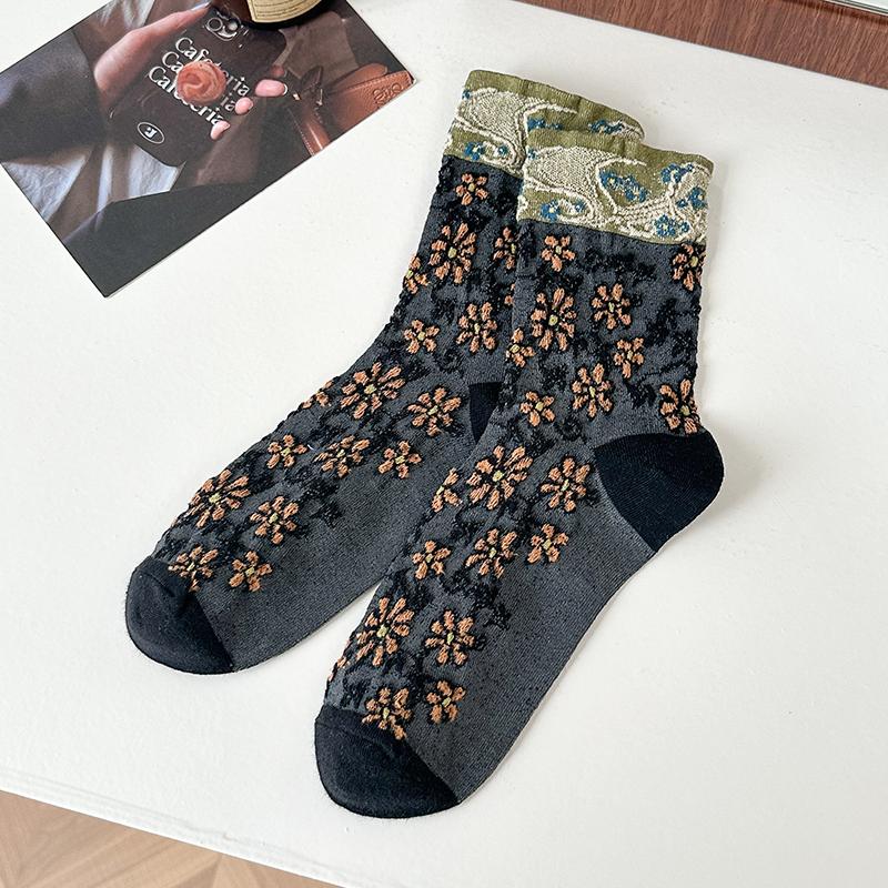 Autumn Winter Mid Calf Socks for Women Japanese Embossed Floral Cotton Socks Court Retro Ethnic Artistic Style Soft Casual Socks