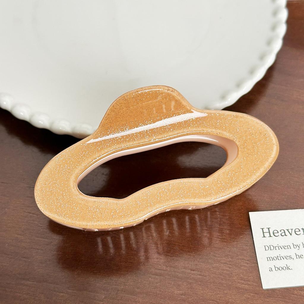 Premium Minimalist Hair Clips In Bright Colors With Unique Styles For Fashion Everyday